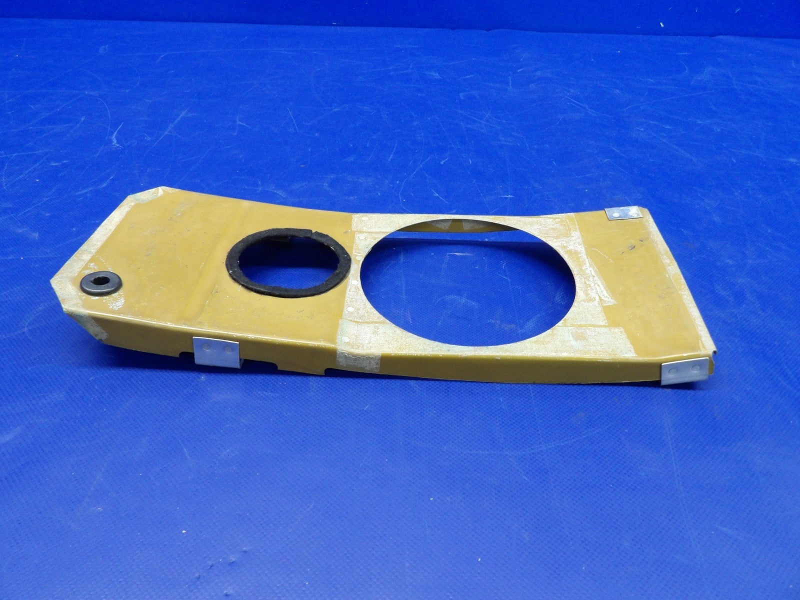 Beech D95A Travel Air RH Fuel Cell Bladder Bulkhead P/N 50-110010-99 (0226-518)3