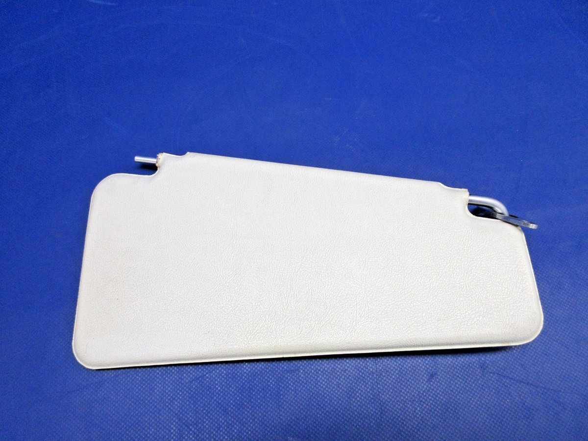 Cessna 402 Sunvisor P/N 5219132-6 (0926-773)1