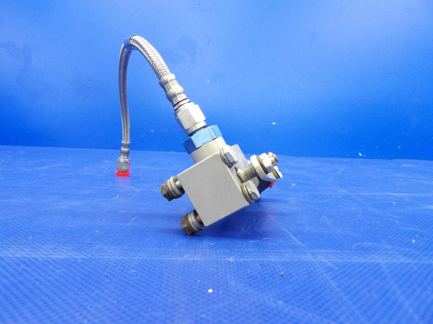 Beech D95A H&E Propeller Governor Accumulator Valve P/N HE721-3 (0326-409)3