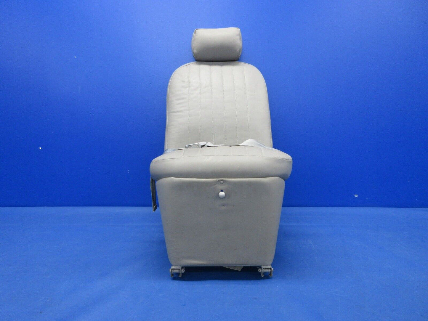 Piper PA-23-250 Aztec Center Seat Assy RH P/N 16481-03 (0624-1353)