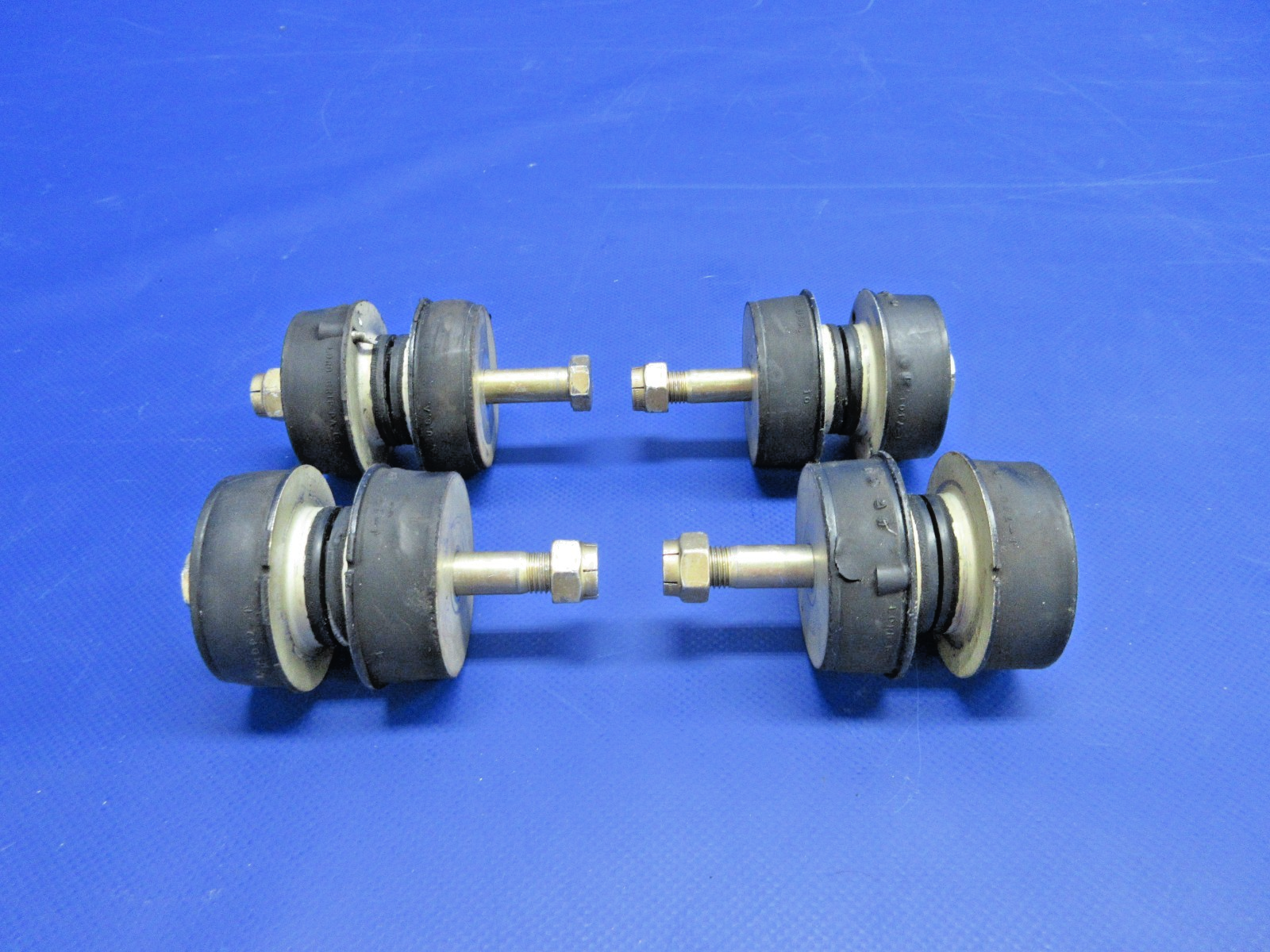 Beech D95A Travel Air Barry Engine shock Mount P/N 94150-40 LOT OF 4 (0326-768)0