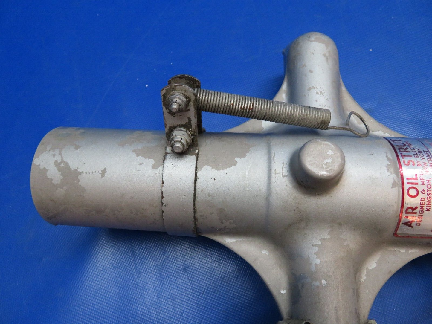 Piper PA-23-250 Aztec LH Main Gear Strut Housing 751-929, 31835-00 (0824-1771)