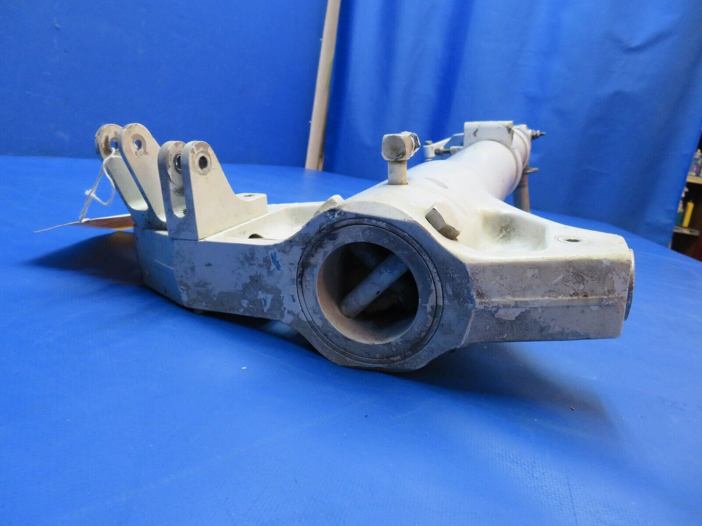 Piper Aerostar 602P LH Main Gear Assy P/N 400053-509 (0123-943)