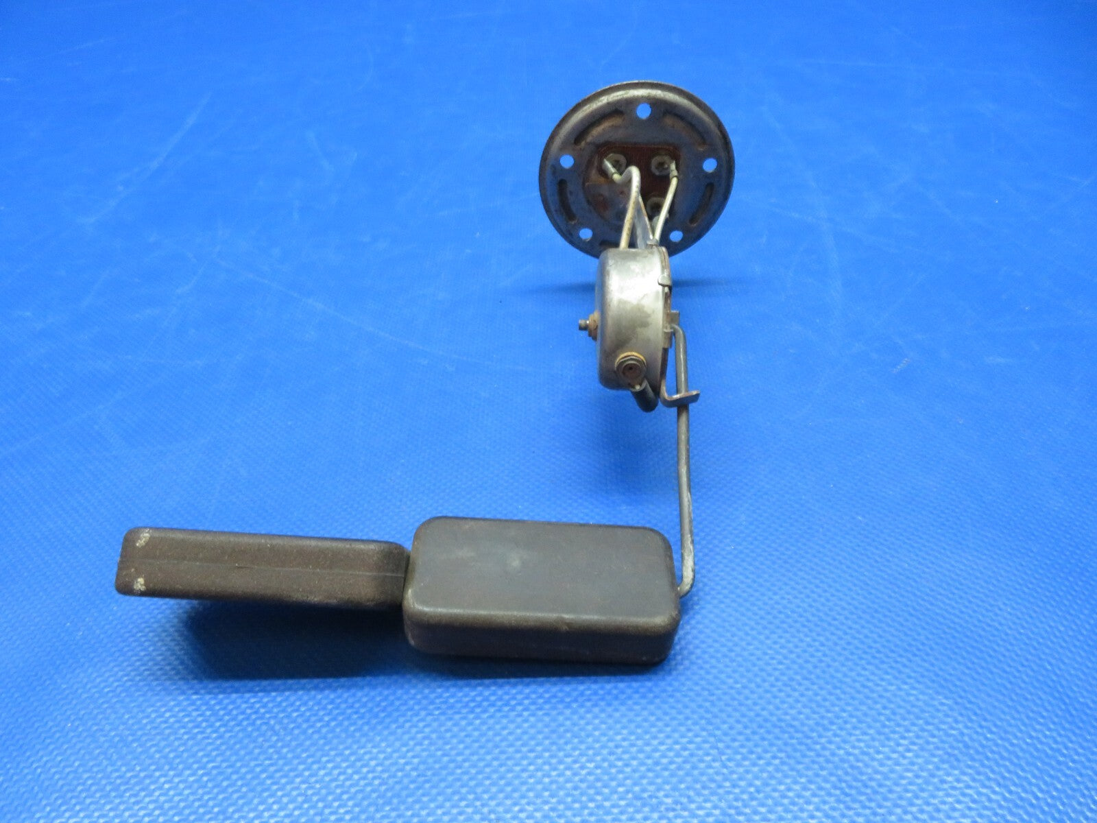 Beech 95 / D95A Main Fuel Sender Transmitter LH P/N 5640556 TESTED (0424-245)10