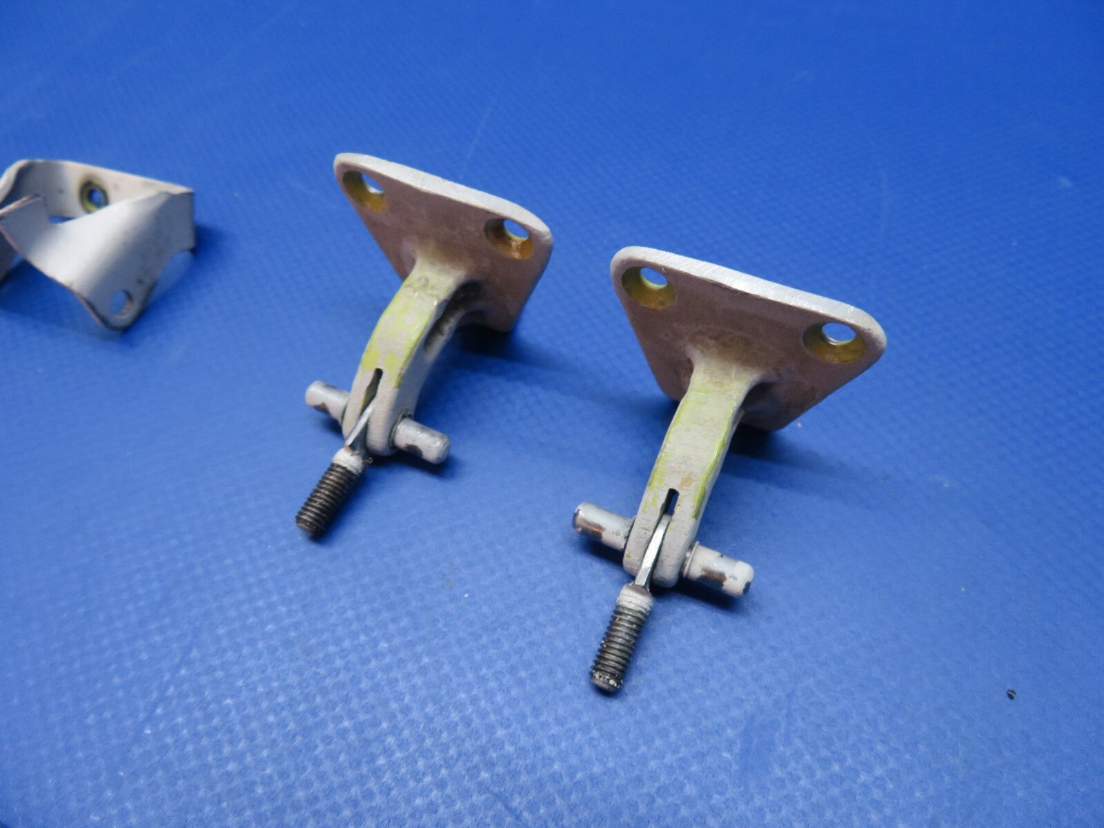Beech 95-B55 Baron LH Rear Window Mechanism & Pin P/N 35-410316 (0225-886)3