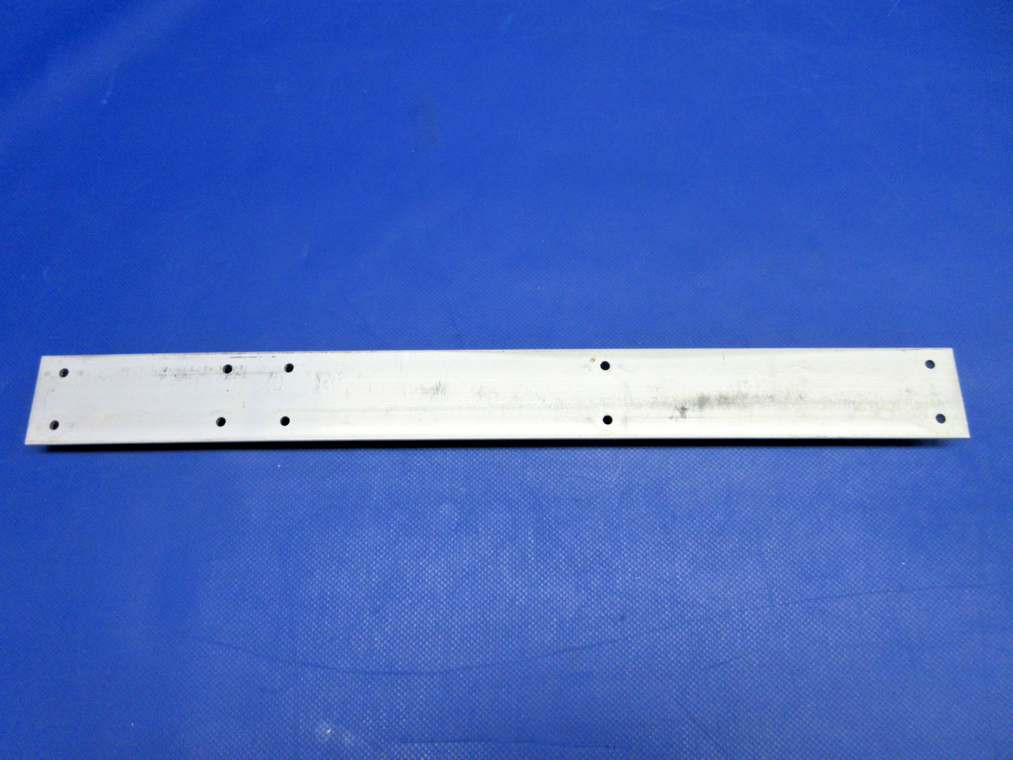 Beech D95A Travel Air LH/RH AFT Rear Seat Track P/N 95-420015-9 (0326-730)3