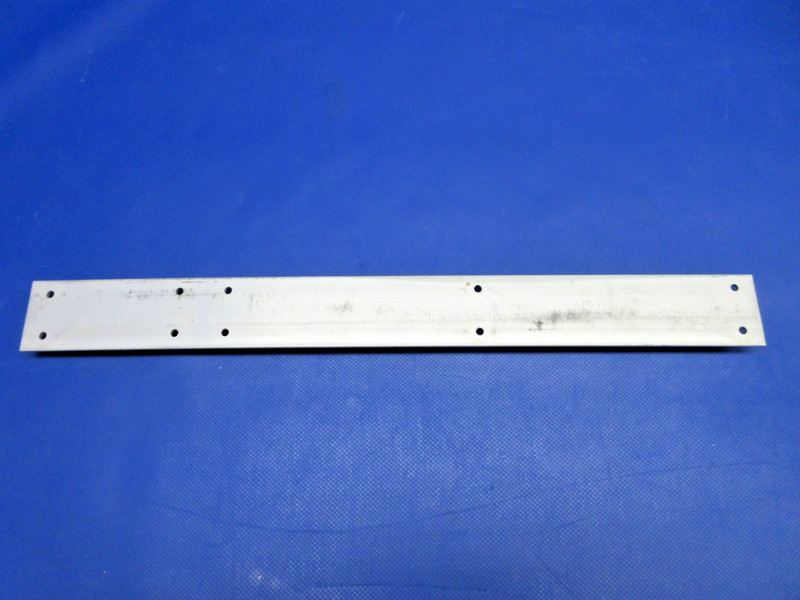 Beech D95A Travel Air LH/RH AFT Rear Seat Track P/N 95-420015-9 (0326-730)3