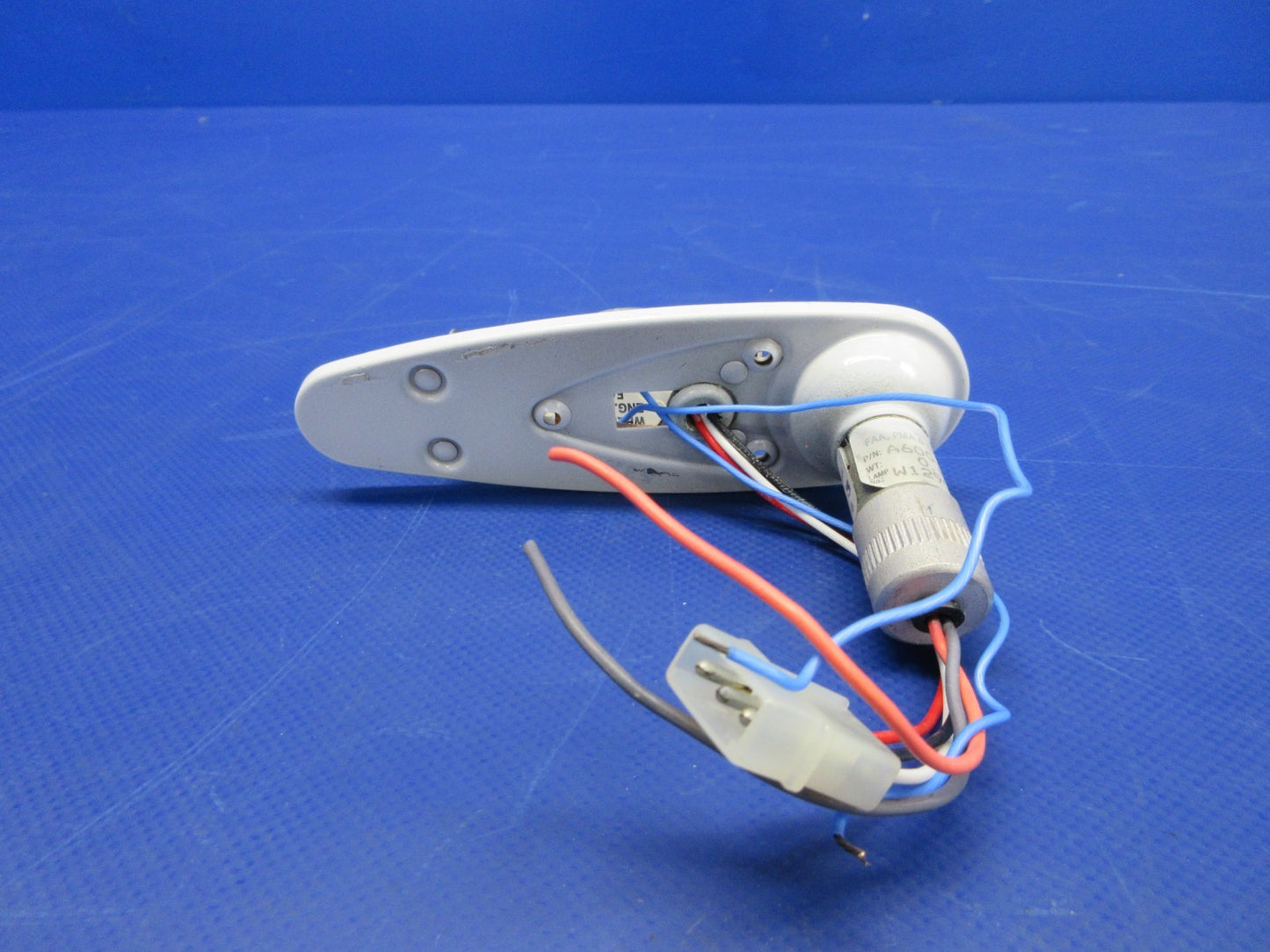 Whelen Wing Tip Strobe Light P/N A600-PG-14-D (0426-835)3