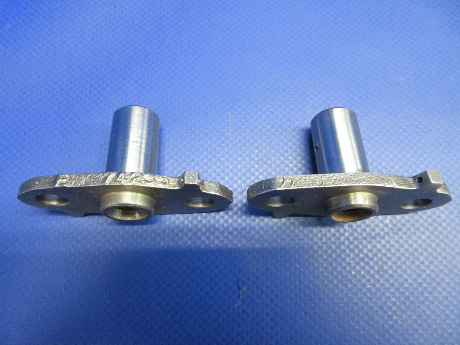 Lycoming O-320 Crankshaft Idler Gear Shaft w/8130 LW-13796 LOT OF 2 (0226-974)4