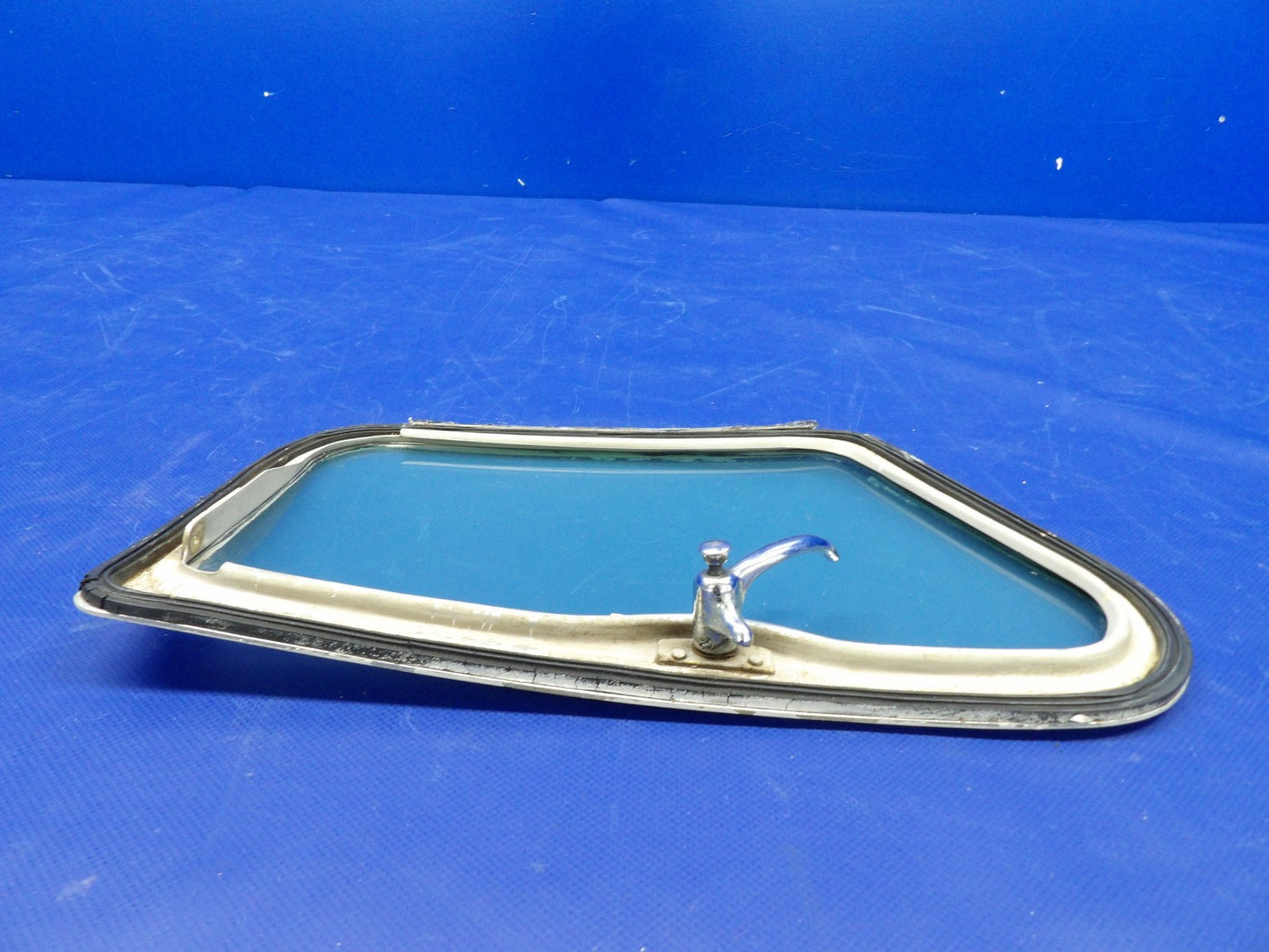 Beech D95A Travel Air Storm Window P/N 35-410291-650 (0226-511)7
