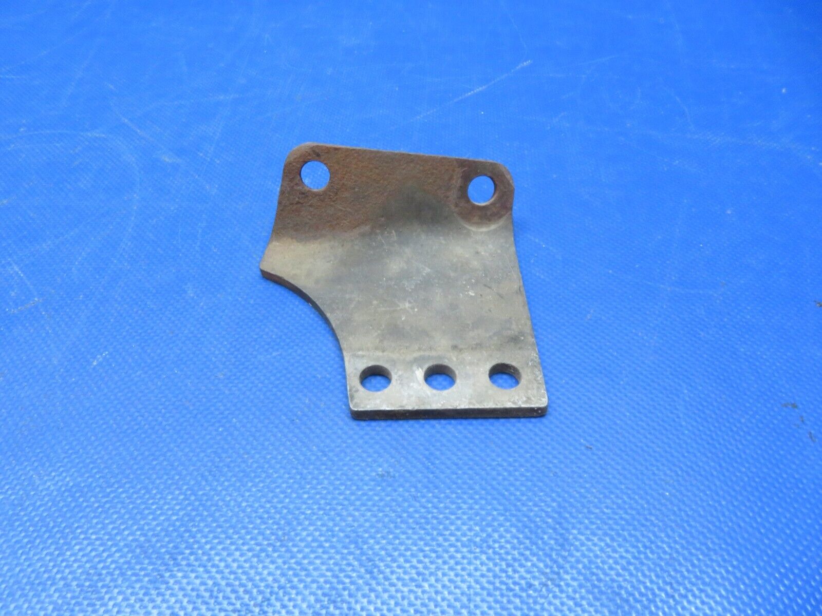 Cessna FWD LWR Support Bracket Continental TSIO-520-R 1250818-201 (1124-121)