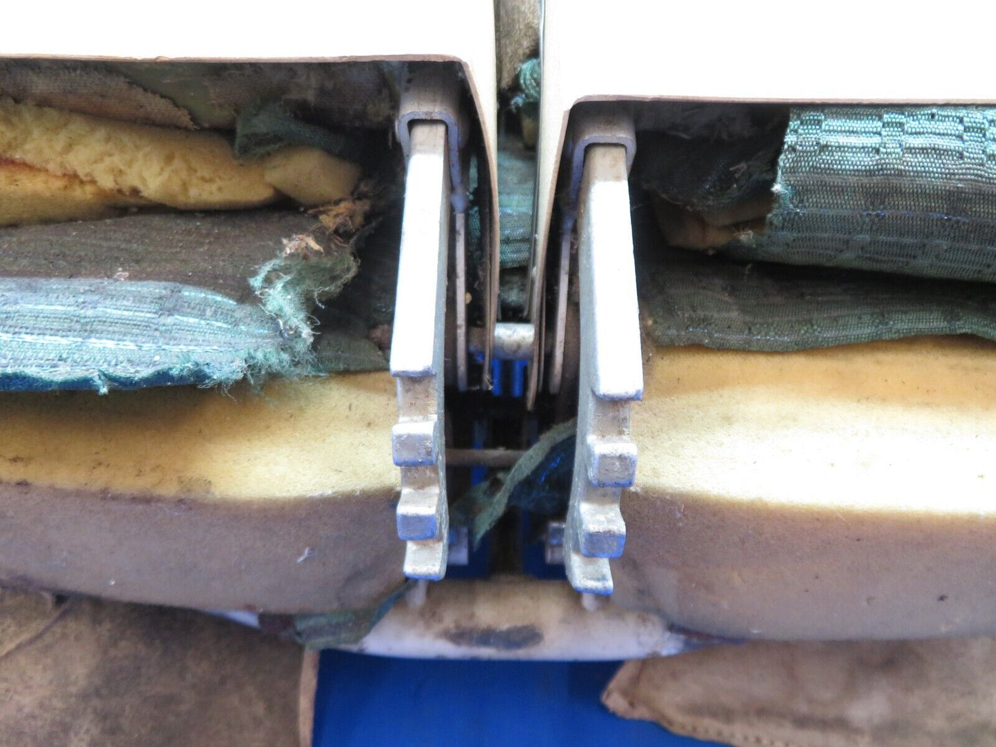 Cessna 172 / 172E Rear Seat Individually Reclining  P/N 0500210-28 (1123-246)