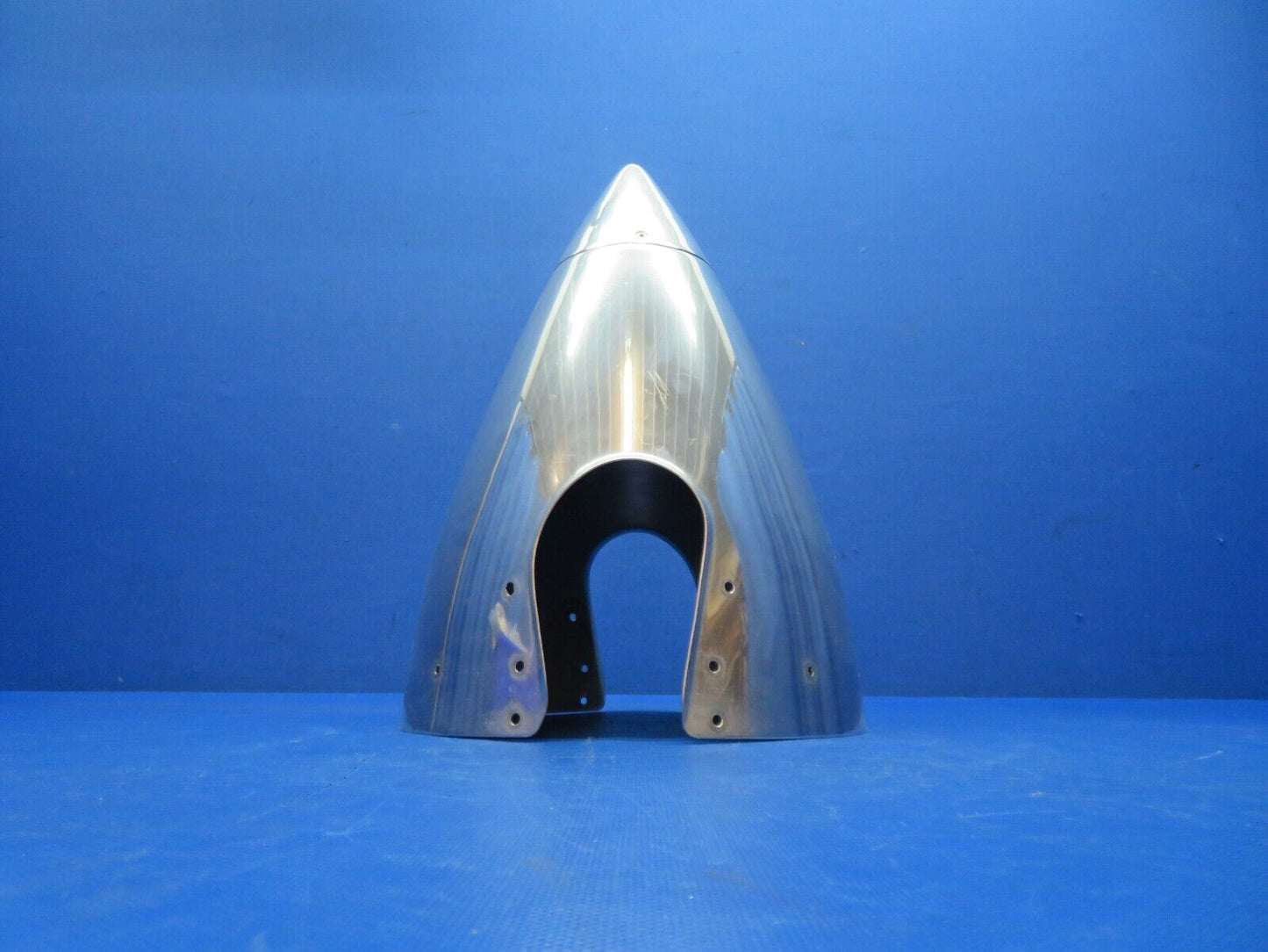 Beech 95-B55 Hartzell Spinner 2-Bladed Prop Model BHC-C2YF-2CUF (0624-142)