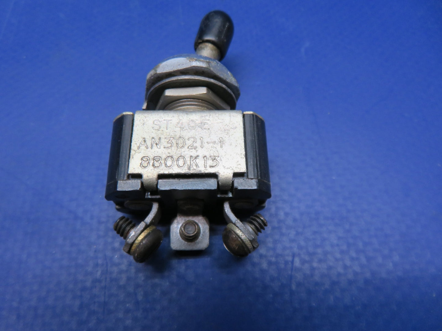 Cessna 421 Toggle Switch Cutler-Hammer AN3021-1, MS35058-21 LOT OF 3 (0326-232)8
