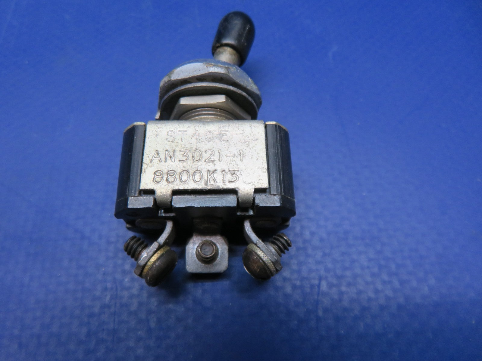 Cessna 421 Toggle Switch Cutler-Hammer AN3021-1, MS35058-21 LOT OF 3 (0326-232)8
