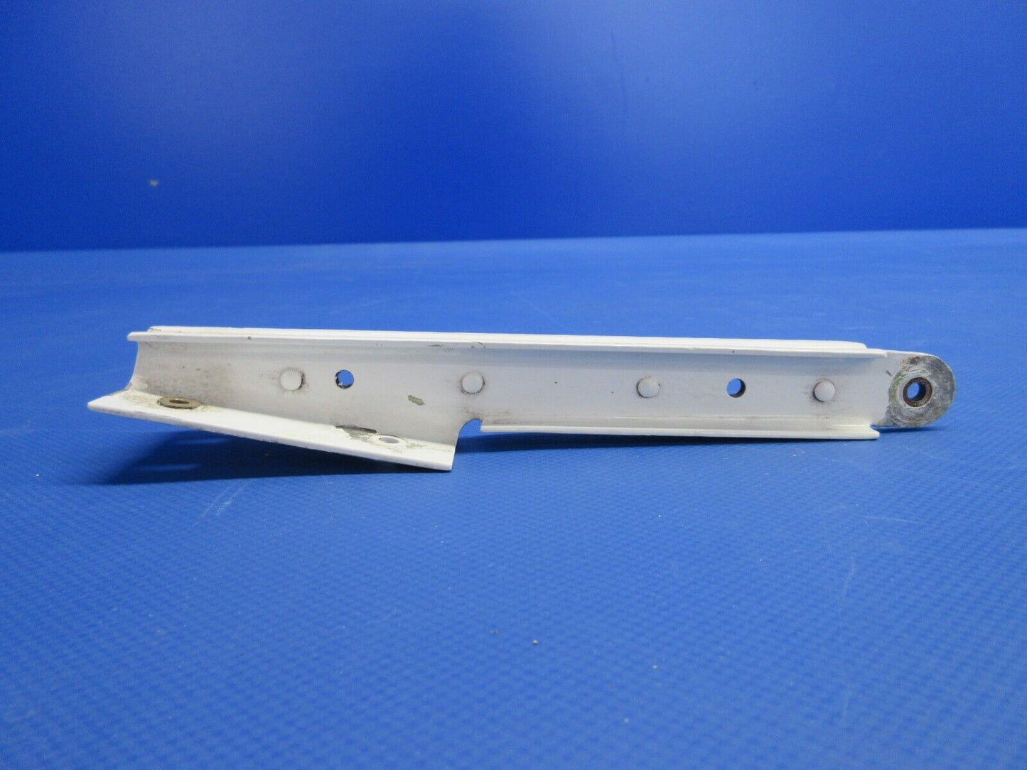 Beech C24R Sierra Trim Tab Horn Assy P/N 169-620010-1 (0524-1170)