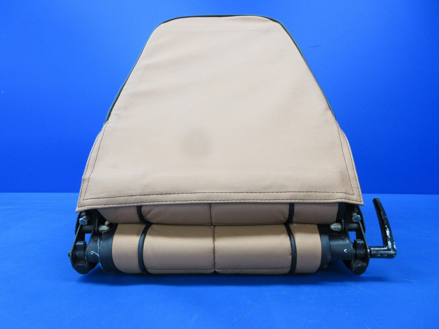 Piper PA-28-181 Archer Seat Assy Rear RH P/N 96827-23 (0624-1386)