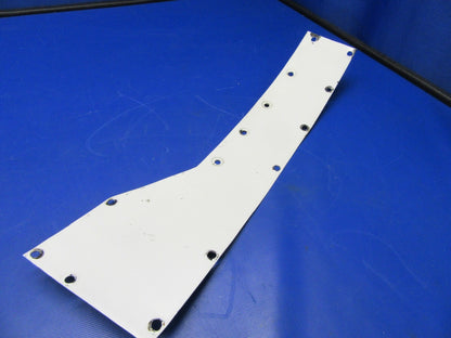 Cessna T210N Fillet, Retainer, Fairing RH Wing 1221105-18, 1213710-24 (0421-316)4