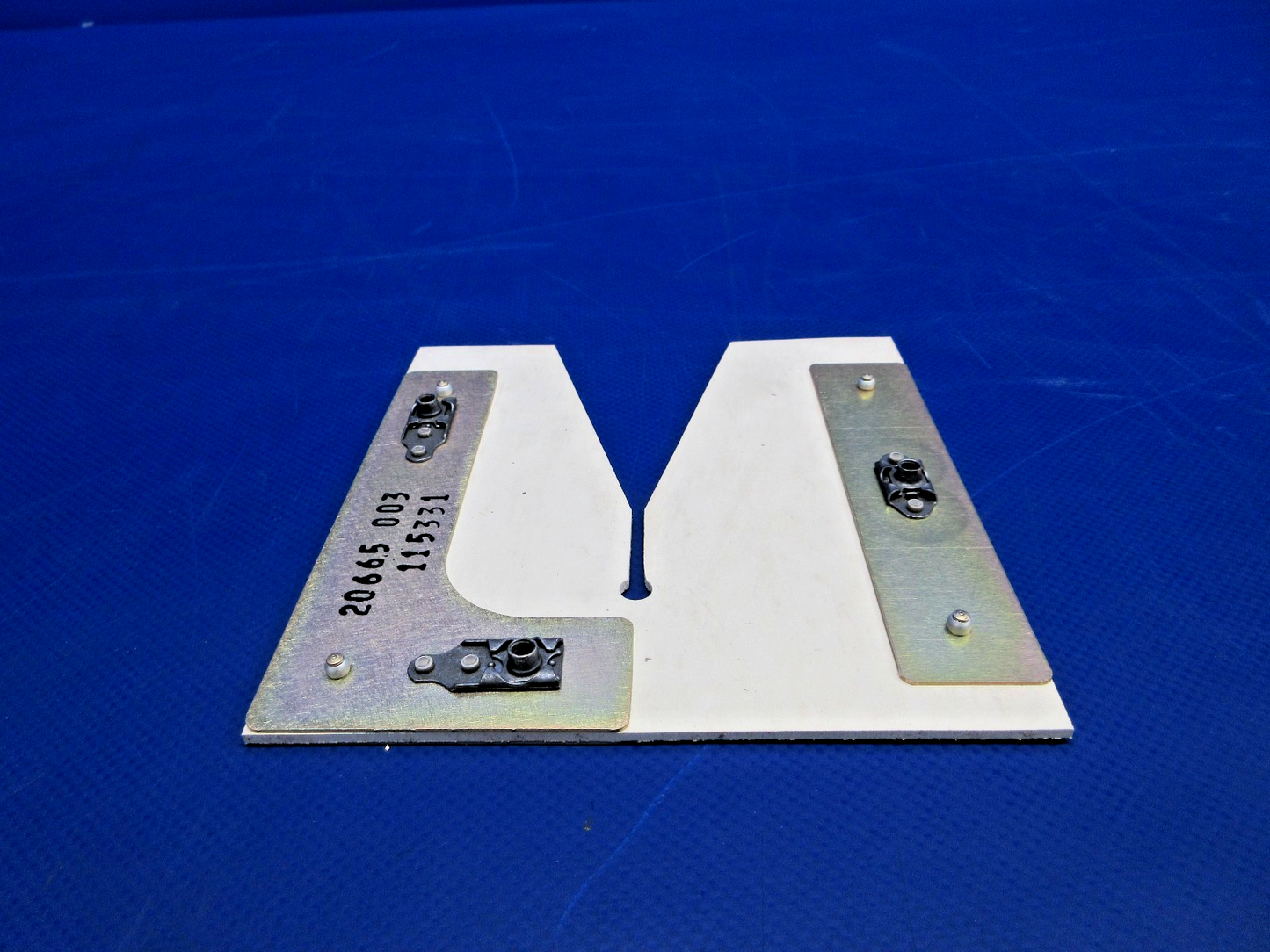 Cirrus SR20 / SR22 Nose Landing Gear AFT Cowl Seal P/N 20665-003 NOS (0426-742)12