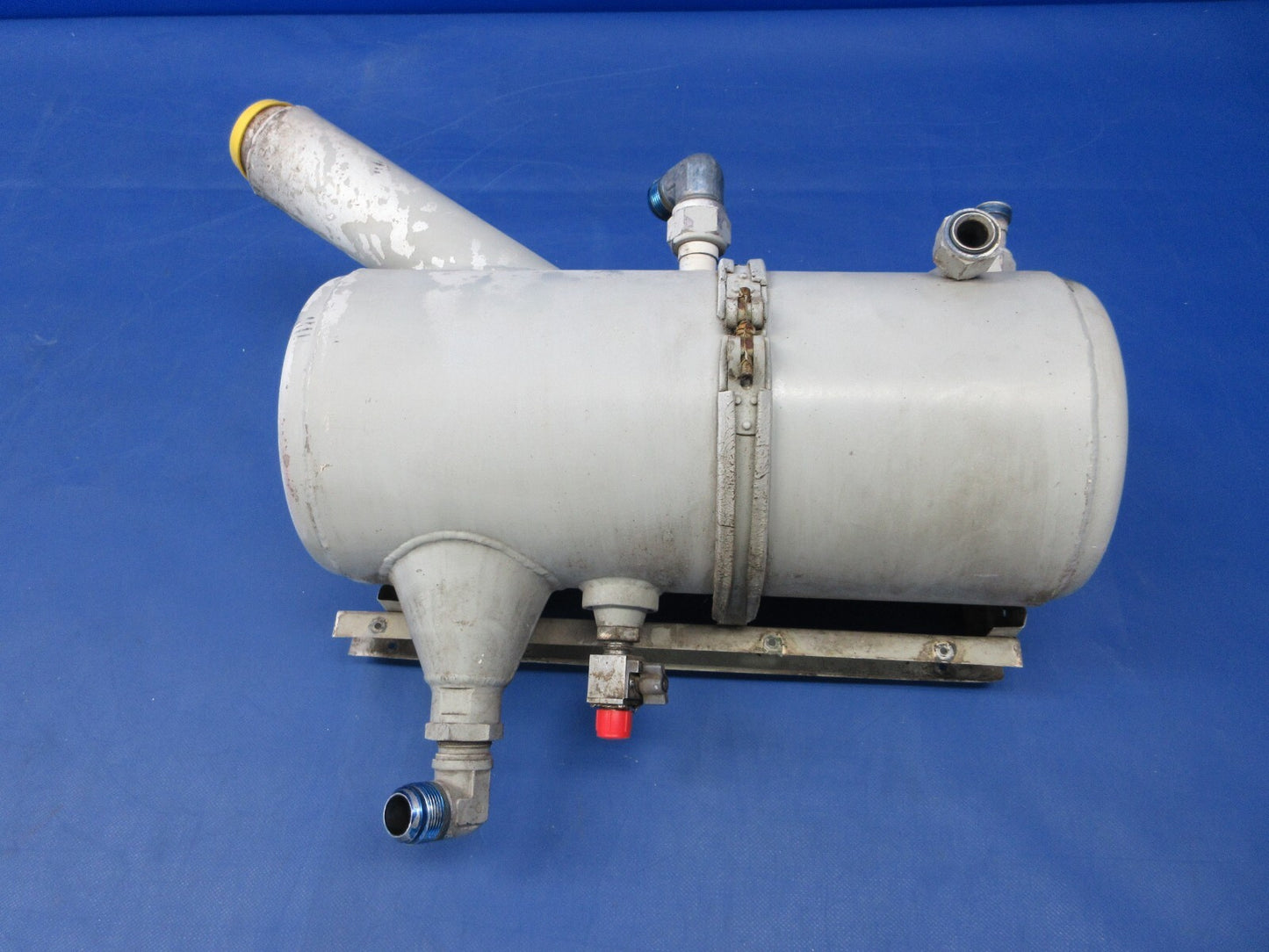 Bell 47J-2 Helicopter Engine Oil Tank P/N 47-672-013-1 (1124-2036)2