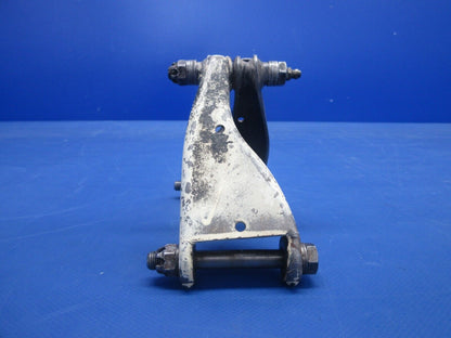 Bellanca 17-31A Viking Nose Gear Nutcracker Assy P/N 194209-10 (0924-794)