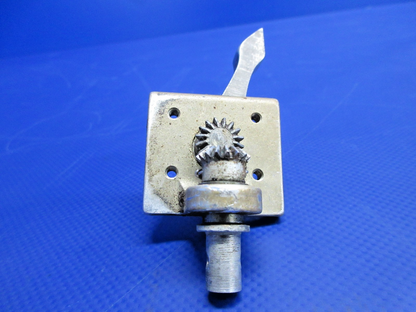 Cessna 310 / 310I Fuel Valve Gear & Handle P/N 0513107 (0326-814)7