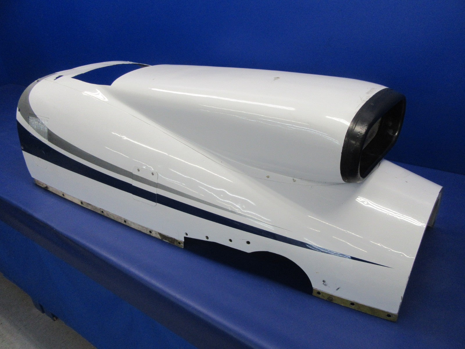 Piper PA-31T1 Cheyenne RH Lower Cowling P/N 50107-26 (0426-10)9