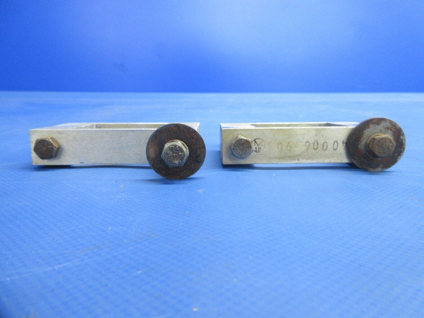 Mooney M20 / M20C Retractable Step Bearing Block Set P/N 840006 (1024-803)