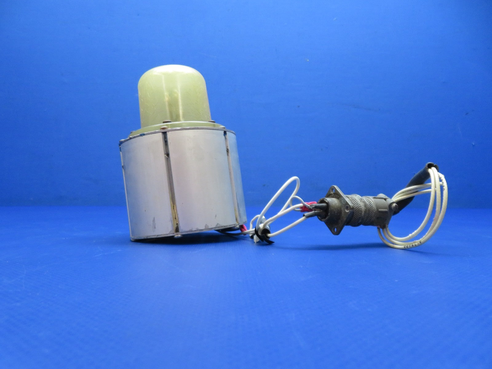 Cessna 421 Universal Corp. Flight Strobe 28v P/N 4400 TESTED (0326-173)7