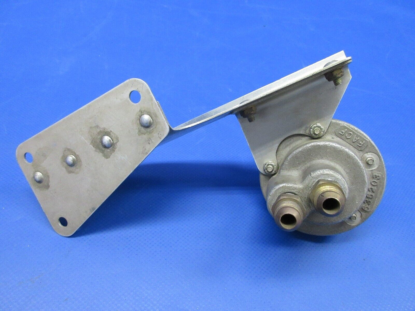 Cessna Fuel Regulator With Bracket P/N 639401-2 CORE (0424-1158)