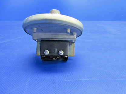 Beech 76 Duchess Dwyer Differential Pressure Switch (0626-716)7