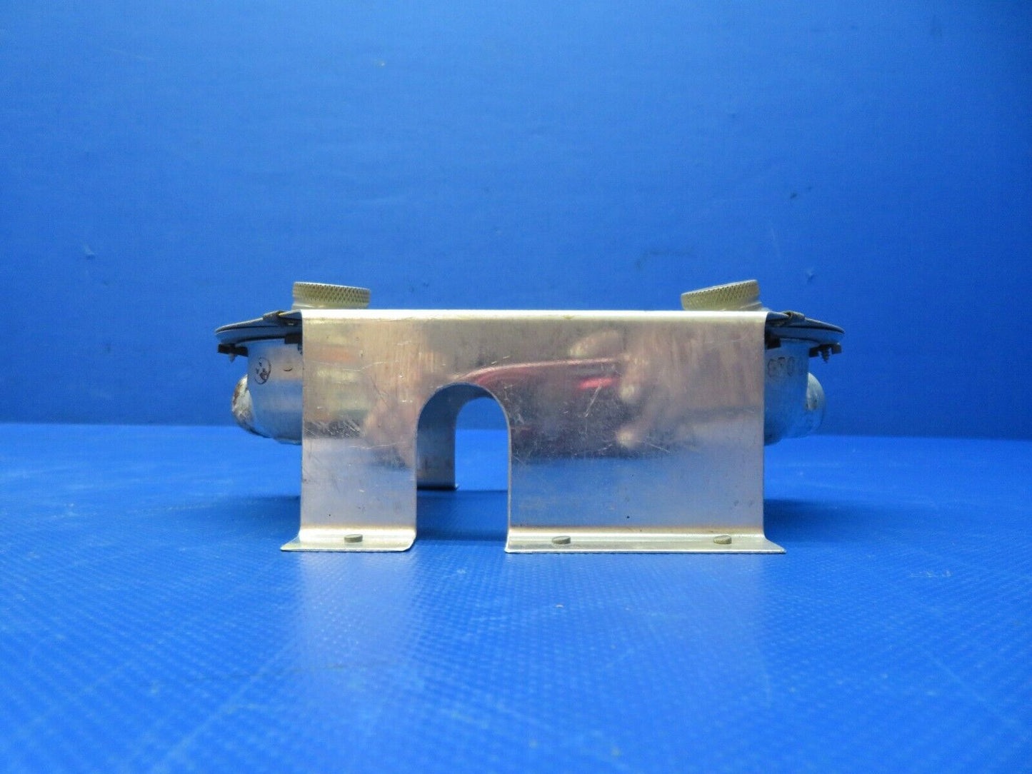 Mooney M20 / M20E Overhead Air Valves w/ Bracket P/N 640026 (0424-184)