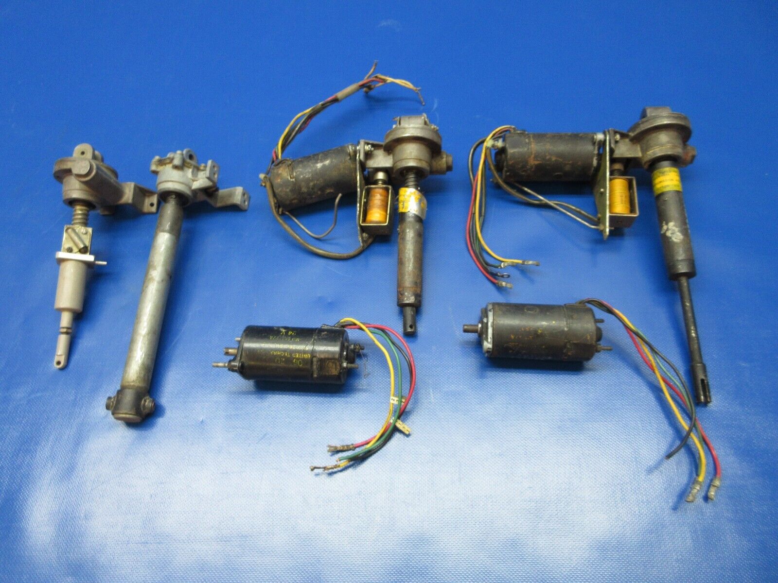 Dukes Landing Gear Motors / Transmissions 4577-00 LOT OF 4 FOR PARTS (1224-1215)