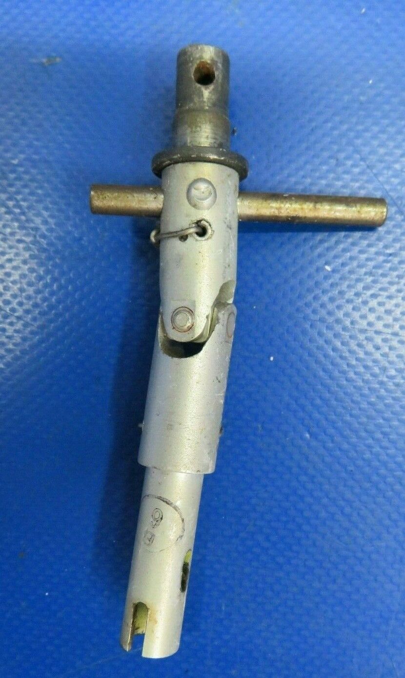 Beech Baron 95-A55 H & E ACFT Fuel Selector Valve RH HE 825-1 (0420-55)