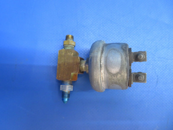 Cessna 172 / 172E Oil Pressure Switch Assy P/N S1711-1 (0223-666)