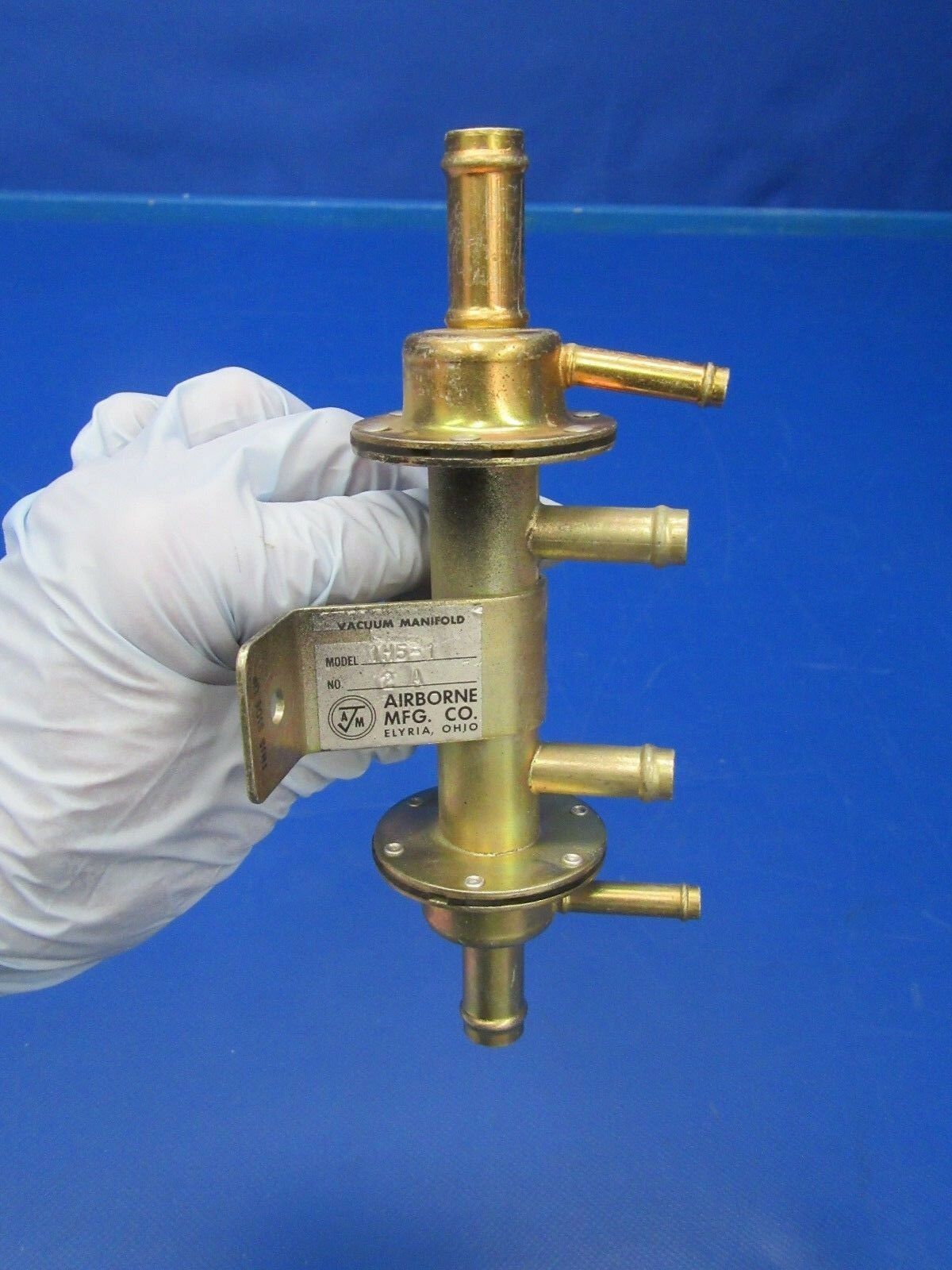 Airborne Vacuum Manifold P/N 1H5-1 NOS (0518-320)
