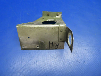 Cessna 310R Support Assy RH Check & Control Valves P/N 0870193-2 (0520-127)