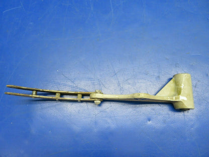 Cessna 310P Bellcrank Assy LH Main Gear P/N 0841104-3, 0843500-6 (0620-739)