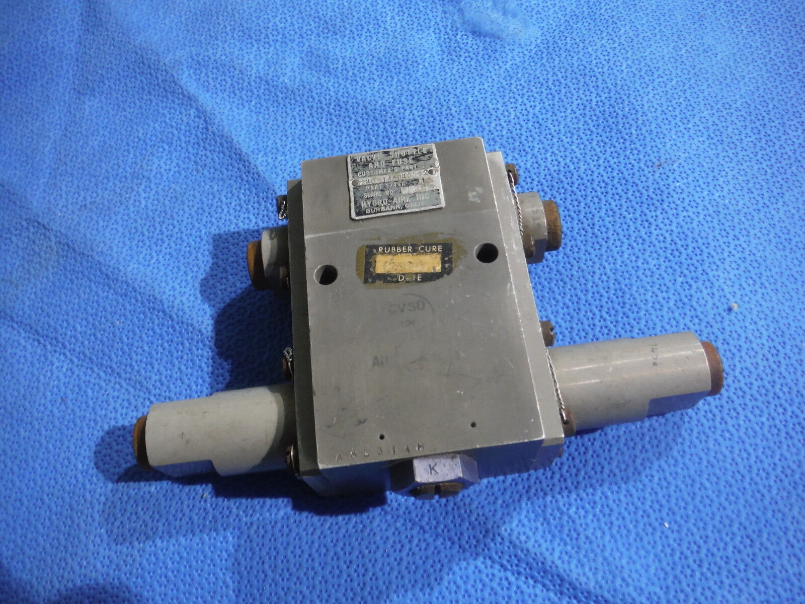 Hydro-Aire Hydraulic Shut-Off Valve  P/N 1744A  (815-25)