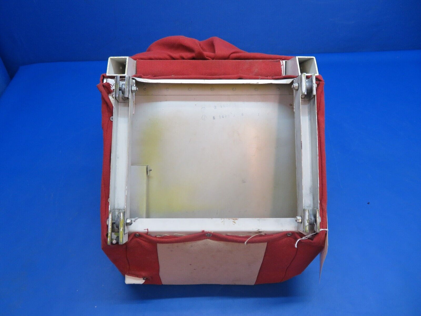 Lake LA-4-200 Seat Assy Pilot / Co-Pilot P/N 2-7407-1 (1222-914)