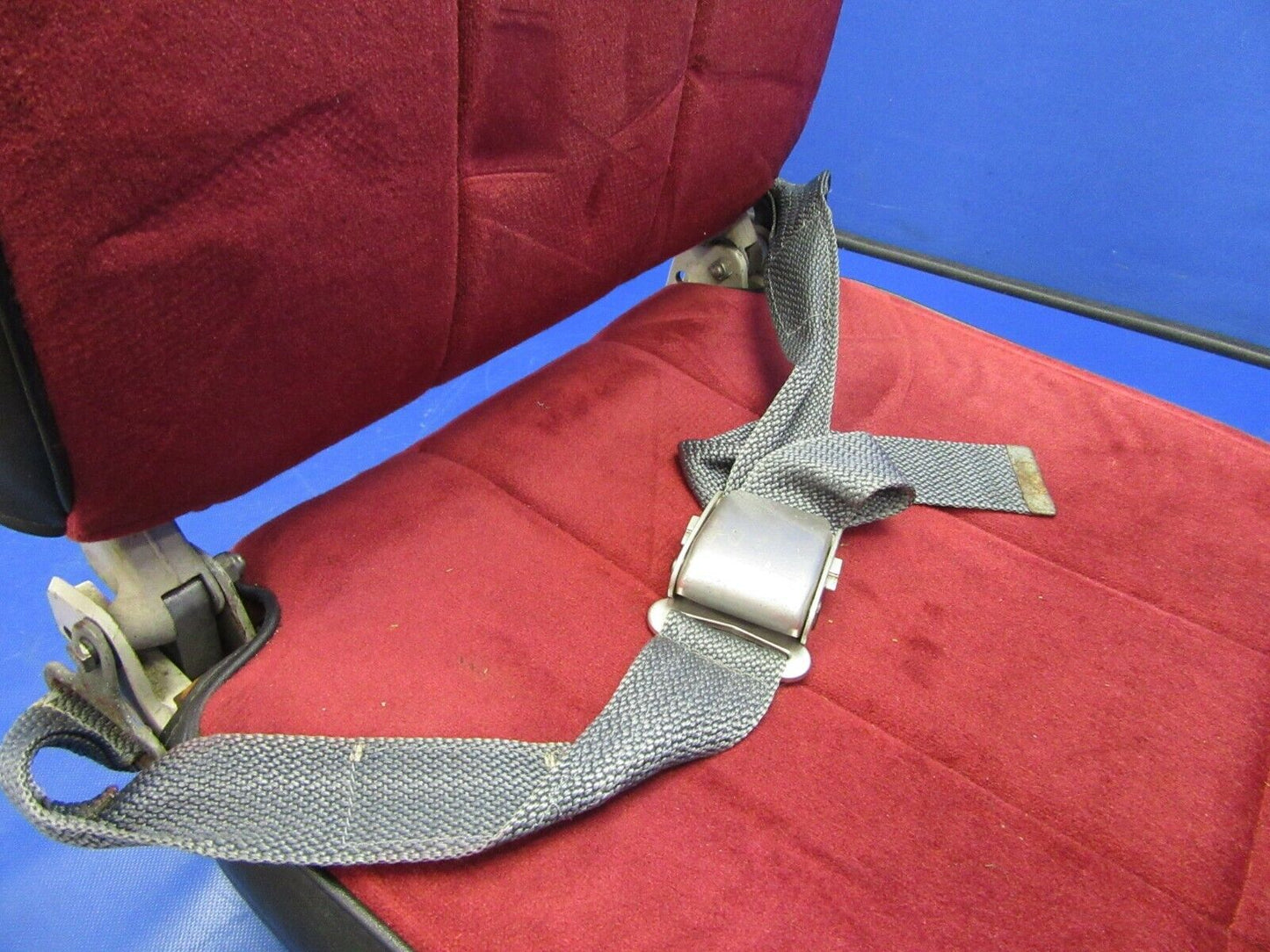 Beech Baron 95-B55 LH Middle Row Seat P/N 35-534425-3 (1121-381)