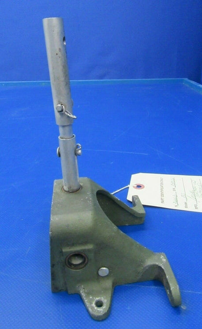 Cessna 310 Bracket & Gearshaft Emergency Extension P/N 0843400-48 (0219-72)