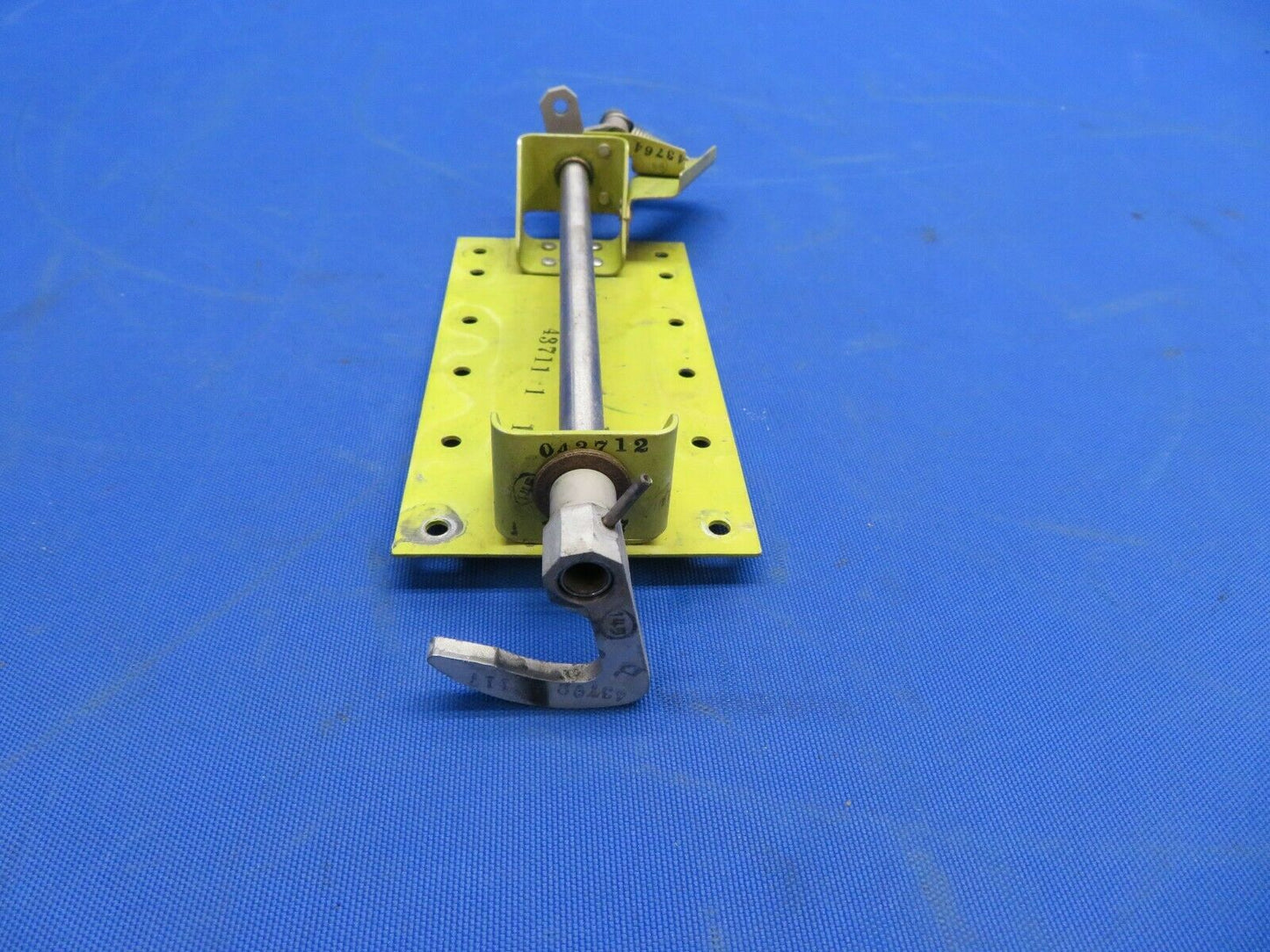 Rockwell Commander Cabin Door Plate, Arm & Shaft RH P/N 43707-2 (1020-502)