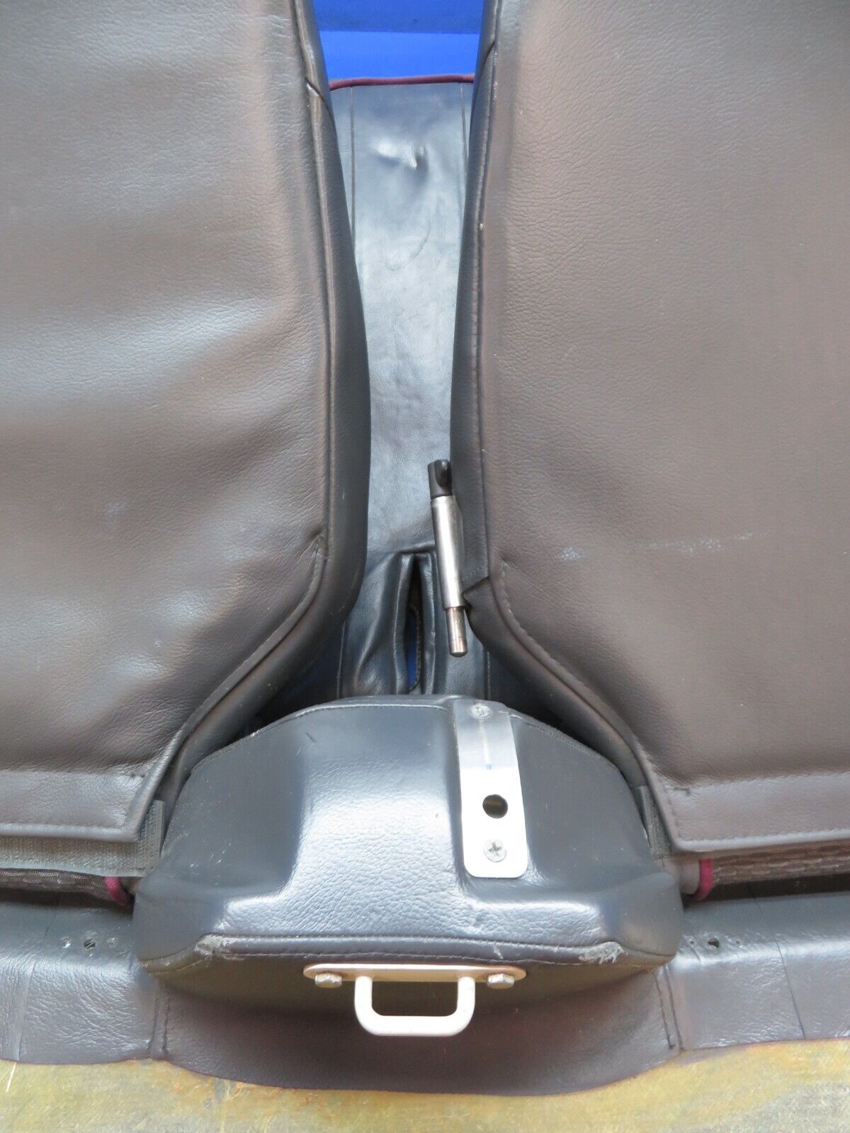 Diamond DA-42 Rear Seat Assy P/N D60-2521-00-00_1 Dark Grey Leather (0623-464)