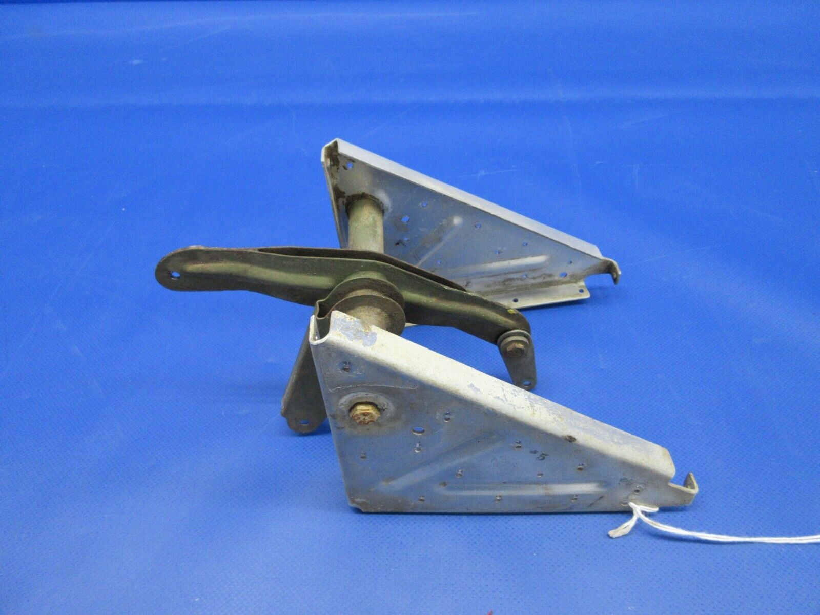 Cessna 150 Flap Bellcrank Assembly Right Hand P/N 0523535-8 (0224-1361)