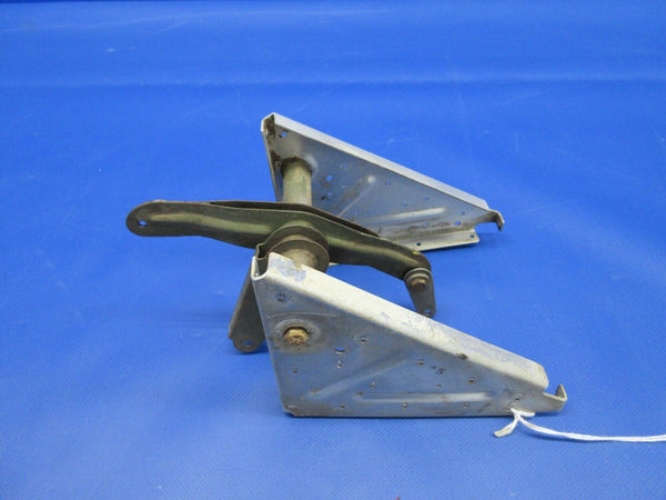 Cessna 150 Flap Bellcrank Assembly Right Hand P/N 0523535-8 (0224-1361)