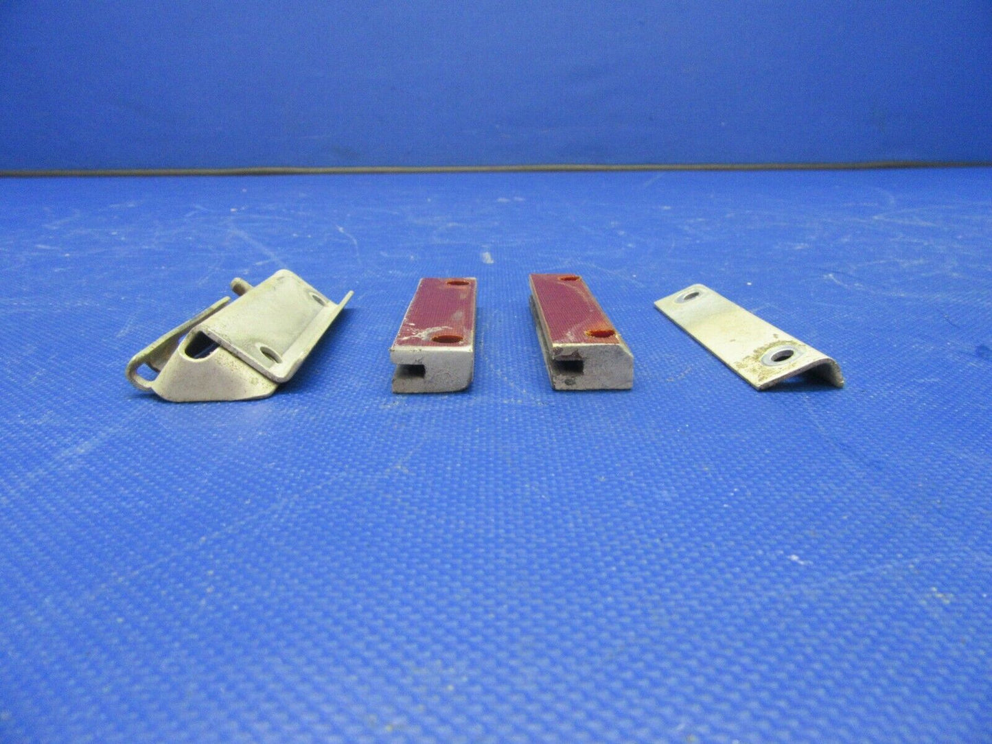 Beech Baron 95-B55 Arm Rest Catch Assembly P/N 35-534372-5 (1121-371)