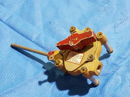 Beech Baron 58 Fuel Selector Control P/N HE7001-5 (0716-34)