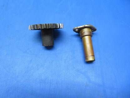 Continental E225-8 Accessory Drive Idler Gear & Shaft P/N 352014 (0723-688)