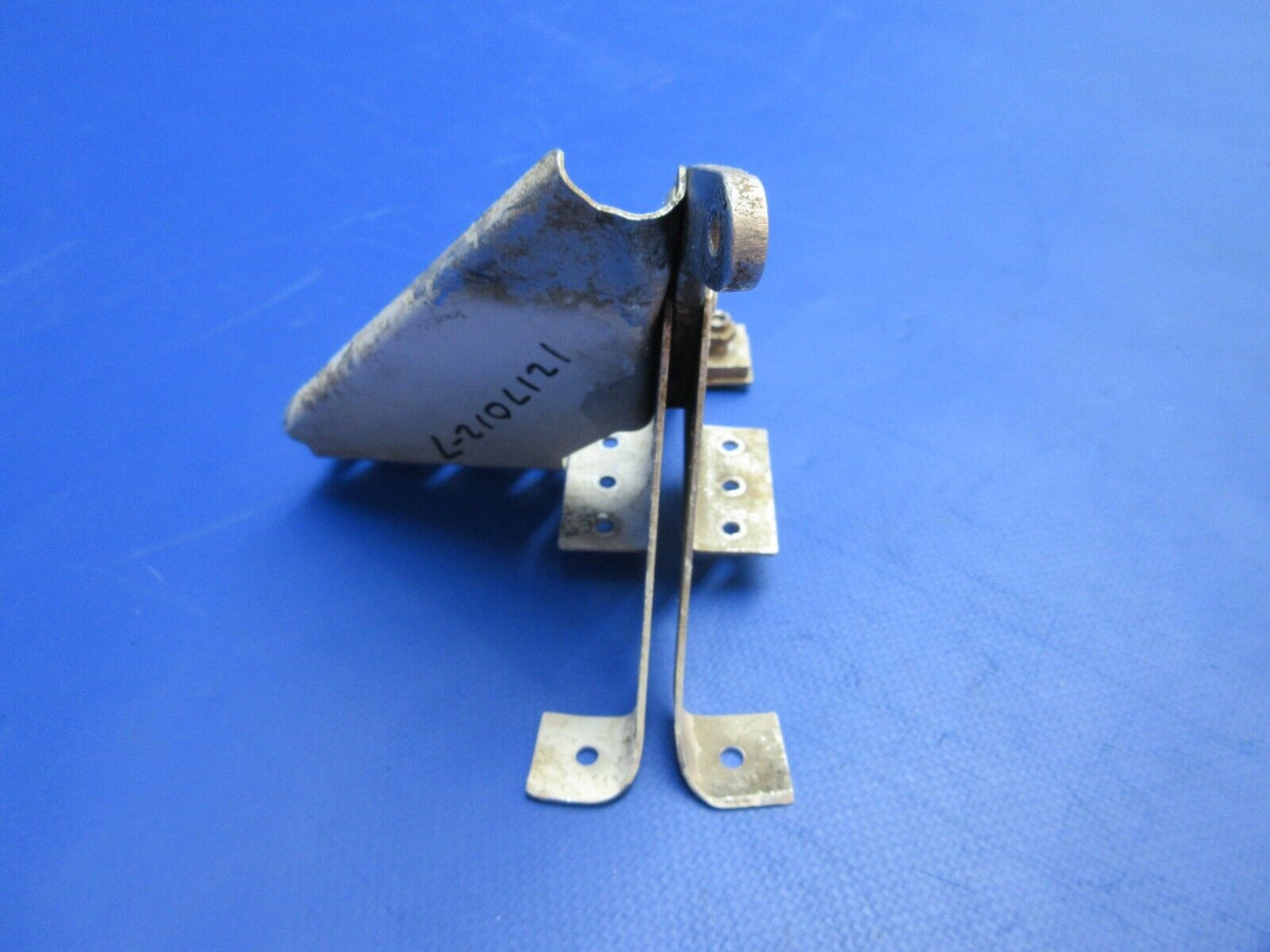 Cessna 210 Hinge Assy LH Nose Gear Door P/N 1217012-7 (1023-997)